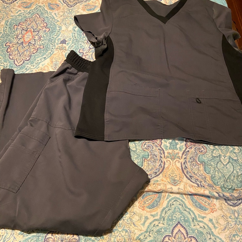 XL top/2XL bottoms